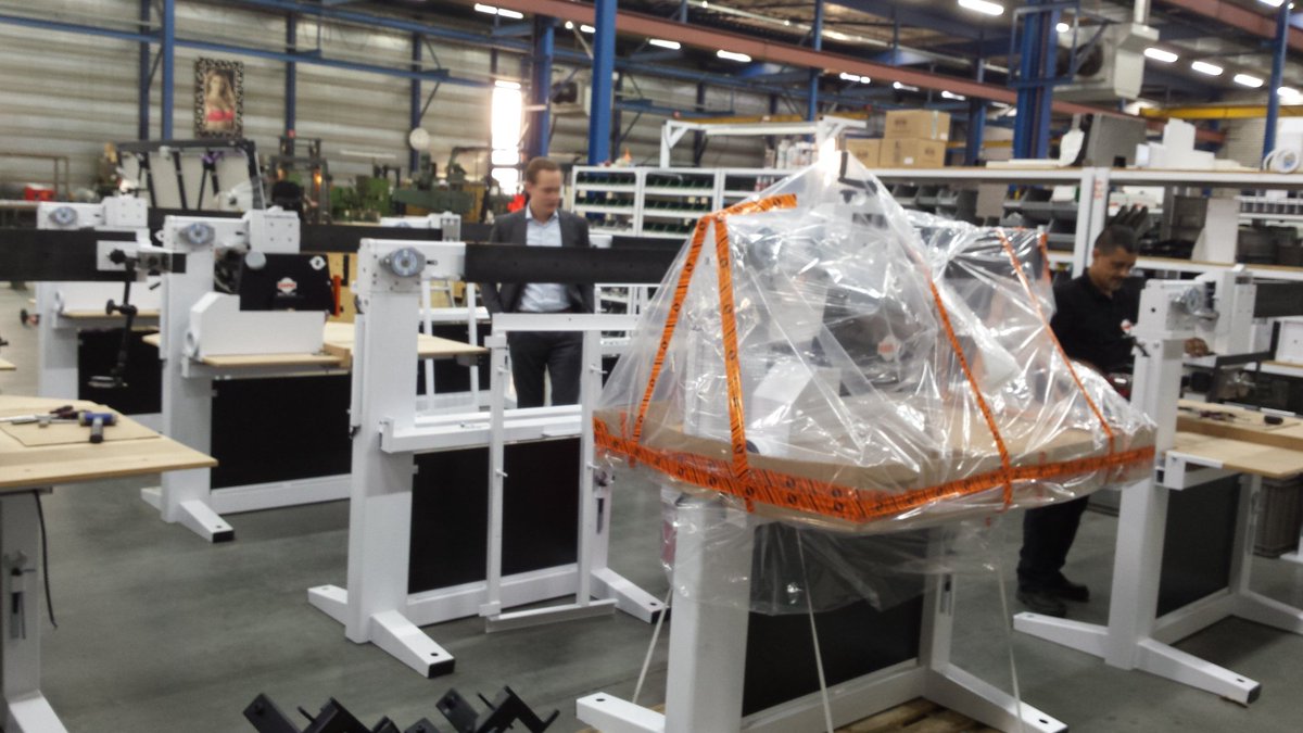 PieterHamans's tweet photo. With Lucas Kohler visiting machine builder and #Exact for #Manufacturing customer #HARWI in Helmond @ExactOnline https://t.co/44oBSfrO8m