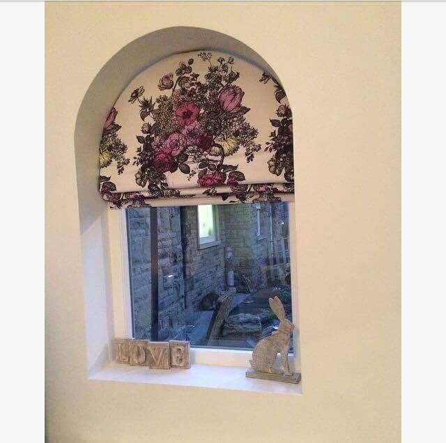 PattrnPrinciple's tweet photo. Custom shaped blind, dressed a treat in #floribunda #fabric #clarkeandclarke #shapedromanblinds #thepatternprinciple https://t.co/mCTehRcqNk