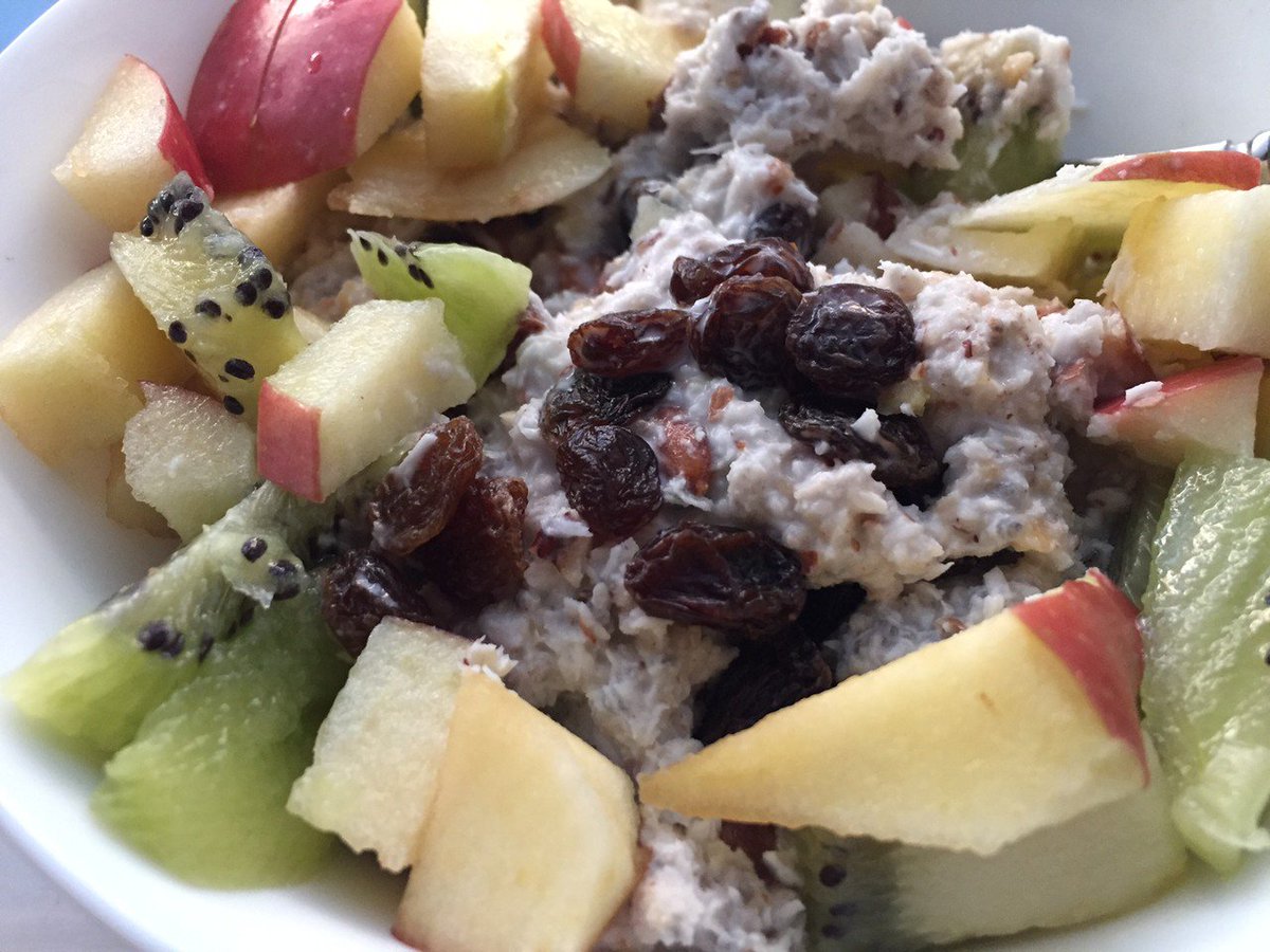 USAlovelist's tweet photo. Grain-, Gluten-, Dairy-, Sugar-Free, Vegan, Paleo Whole30 Breakfast Cereal Recipe Loaded with Made in USA Goodness https://t.co/uKnGM3dsB4 https://t.co/yFu5ZfSVbs