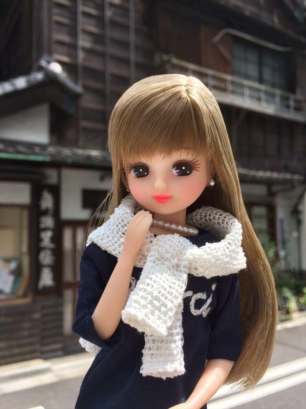 リカちゃん 公式 秋はオシャレの季節 もう少し寒くなったら 重ね着したり マフラーを巻いたり ブーツを履いたり とっても楽しみだわ ヘアスタイルも 思い切ってイメチェンしてみようかしら リカ どんな髪型が似合うかなぁ T Co