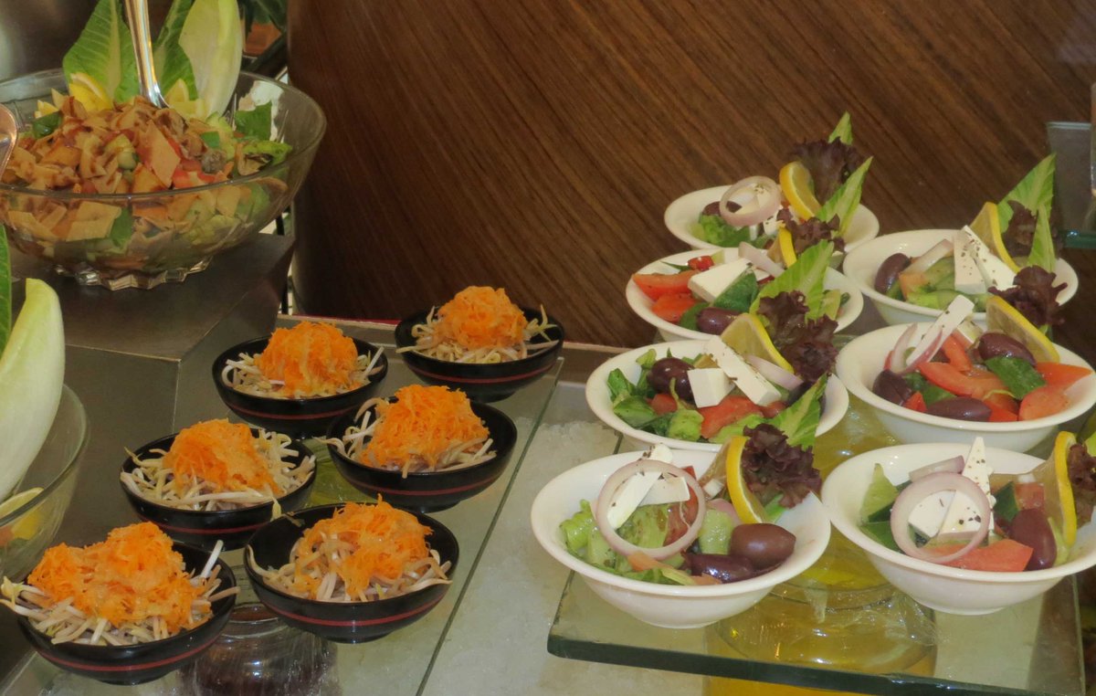 EGHotel's tweet photo. Start your lunch buffet at #EmiratesLobbyRestaurant, and enjoy exotic signature salads… Everyday from 12:30pm until 3:00pm. #MyDubai https://t.co/pk5RfX9lYL