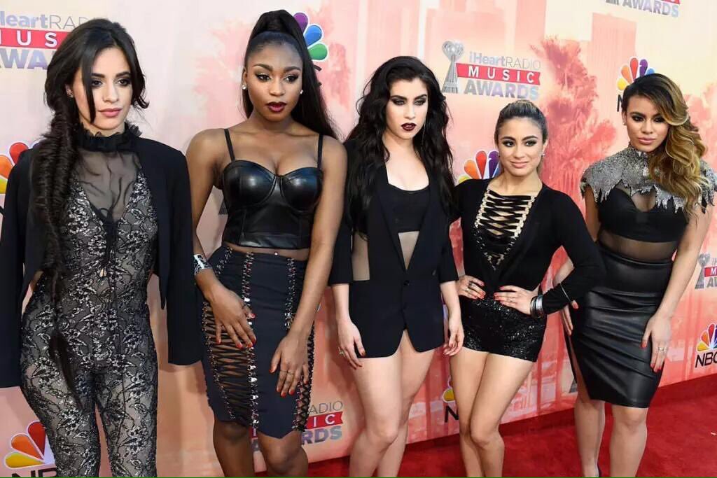 Fifth b. Fifth Harmony 2015. Fifth Harmony нормани. Singers Fifth Harmony. IHEARTRADIO Music Awards.