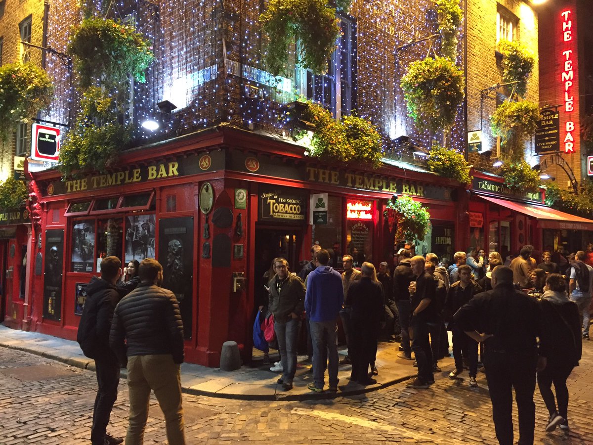 CafeDeBiet's tweet photo. Inspiratietour Dublin van Heineken #goedgetapt https://t.co/a3NNeRSCXs