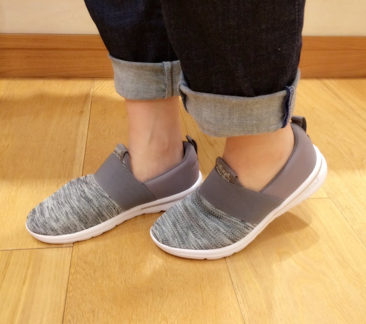 O Xrhsths 横浜モアーズ Sto Twitter 3f Nuovo Hawkins Flat Light3 人気シリーズの新作登場です スリッポンタイプで脱ぎ履き すごく軽いので歩きやすいですよ