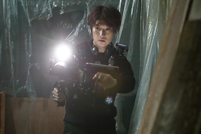 '혼자서 숨바꼭질' 괴담을 소재로 한, 류덕환 주연 공포영화 #혼숨 메인 예고편 공개 http://buff.ly/2d8uIVYTranslate post