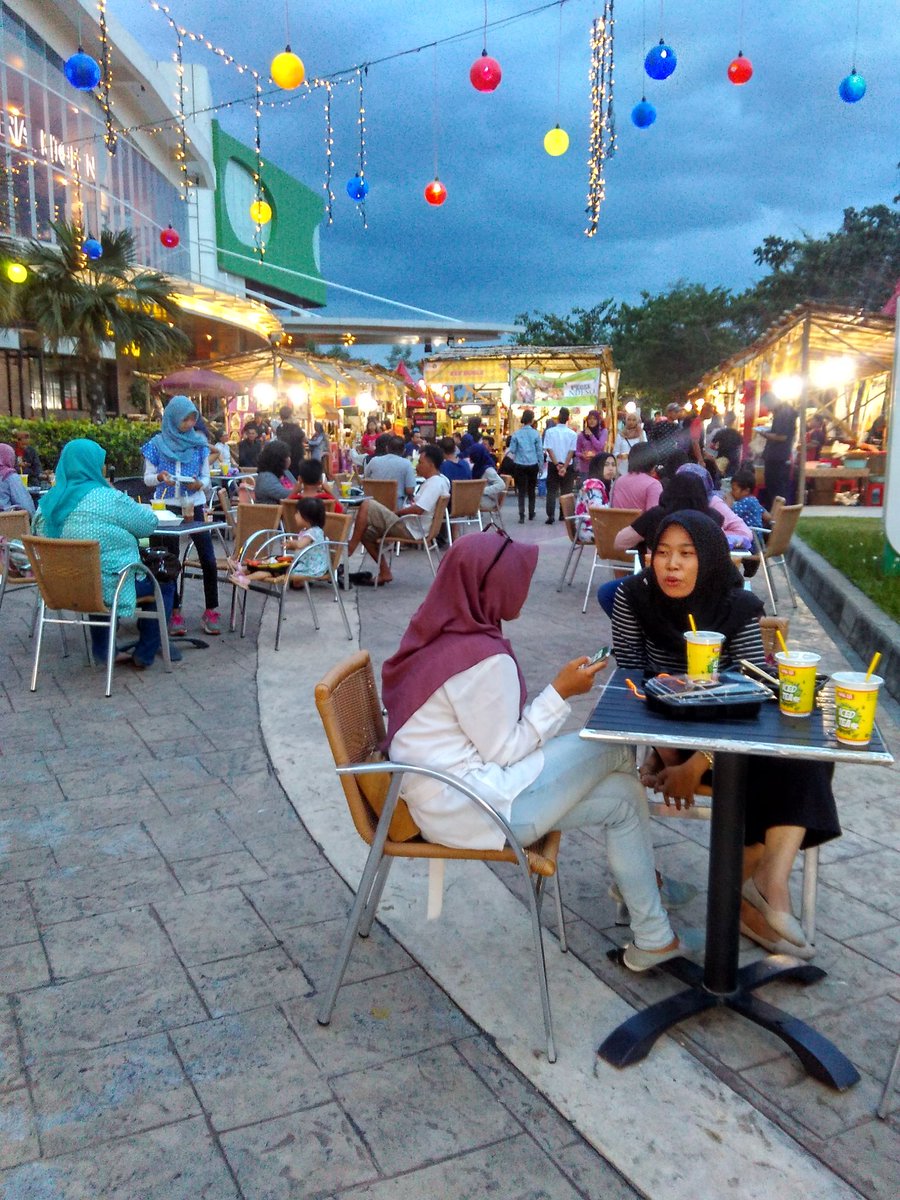 Foodfast the Park mall 
Nyore with Hiroku Bento box