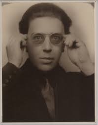 historiacuyarte's tweet photo. El 28 de septiembre de 1966 fallece el surrealista André Breton https://t.co/E1PuiqbpzQ