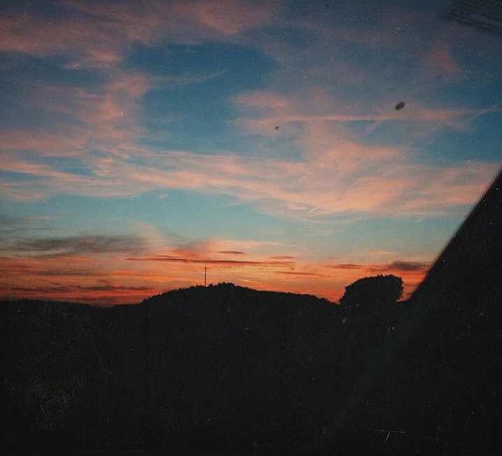 نهاية الكلام كل لحظة حلوة بتكون ذكرى توجع بكرة .