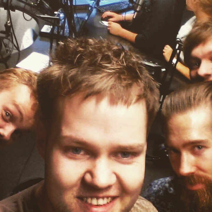 Vi har lige været i Studenterradioen i Odense og senere Skala i Faaborg kl. 13:00!#studenterradio #skalafm #music #indierock #band #denmark