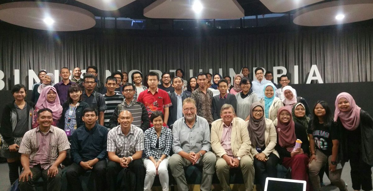 JLepeltak's tweet image. Prachtige avond over coding met lezing bij Akademi Bebagi op Binus University in Jakarta ism @CodingIndonesia.