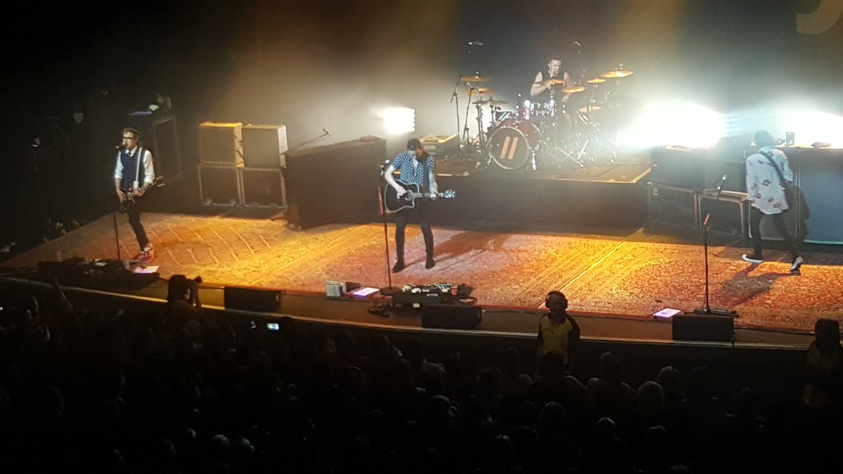 LauraAnnLong94's tweet photo. Can't believe tonight is the last night of the #MCFLYANTHOLOGYLDN :( @mcflymusic @mcflyharry @DougiePoynter @itsDannyJones @TomFletcher https://t.co/HyzAPZcdGY
