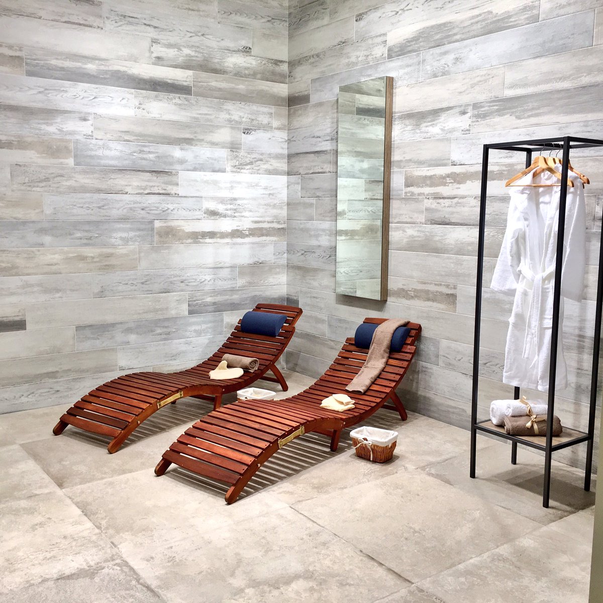 laceramicagroup's tweet photo. #cersaie2016 #bologna #italy #serenissimacir https://t.co/TiwZSuNmSg