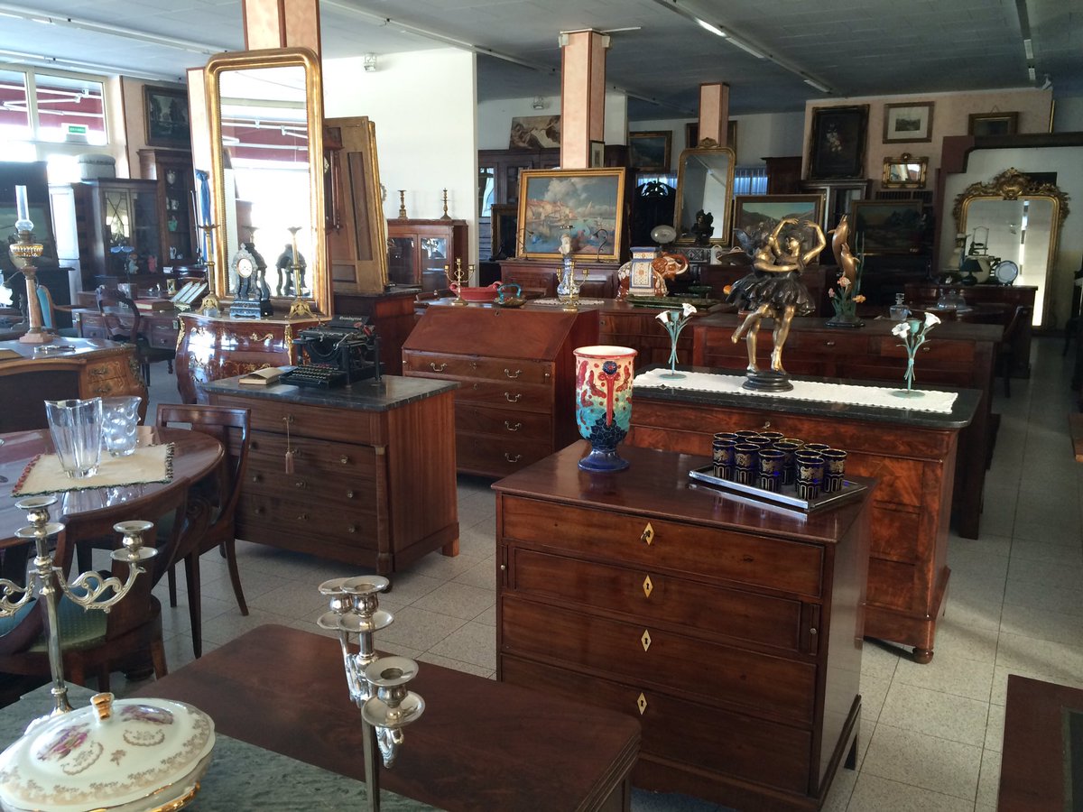 antic_daziano's tweet photo. #antiquariato #antichitadaziano #antico #mobili  #arredosumisira #arredamento #arredo #home #beinette #mobiliantichi https://t.co/i6CvilCtej