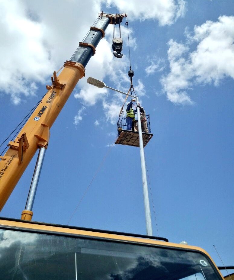 UNRA_UG's tweet photo. Moroto Town roads get street lighting. This is part of the ongoing Moroto-Nakapiripirit road project.
#UNRAworks https://t.co/tQgzYP1Ra0