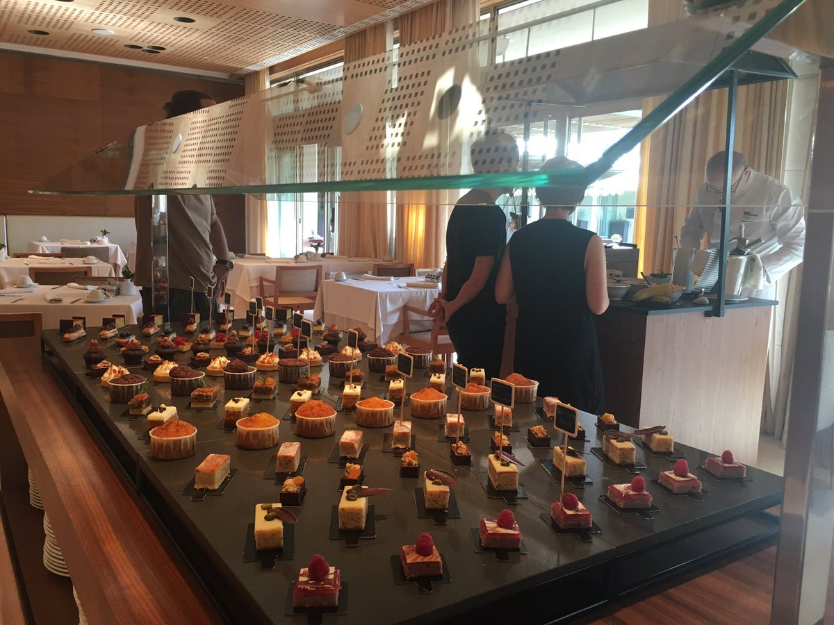 Grandisímo desayuno en <a href="/IbizaGran/">Ibiza Gran Hotel</a> Calidad y diversidad. Quesos de @cantagrullas pan de <a href="/triticumbread/">triticumbreadlovers</a> Al top 10!