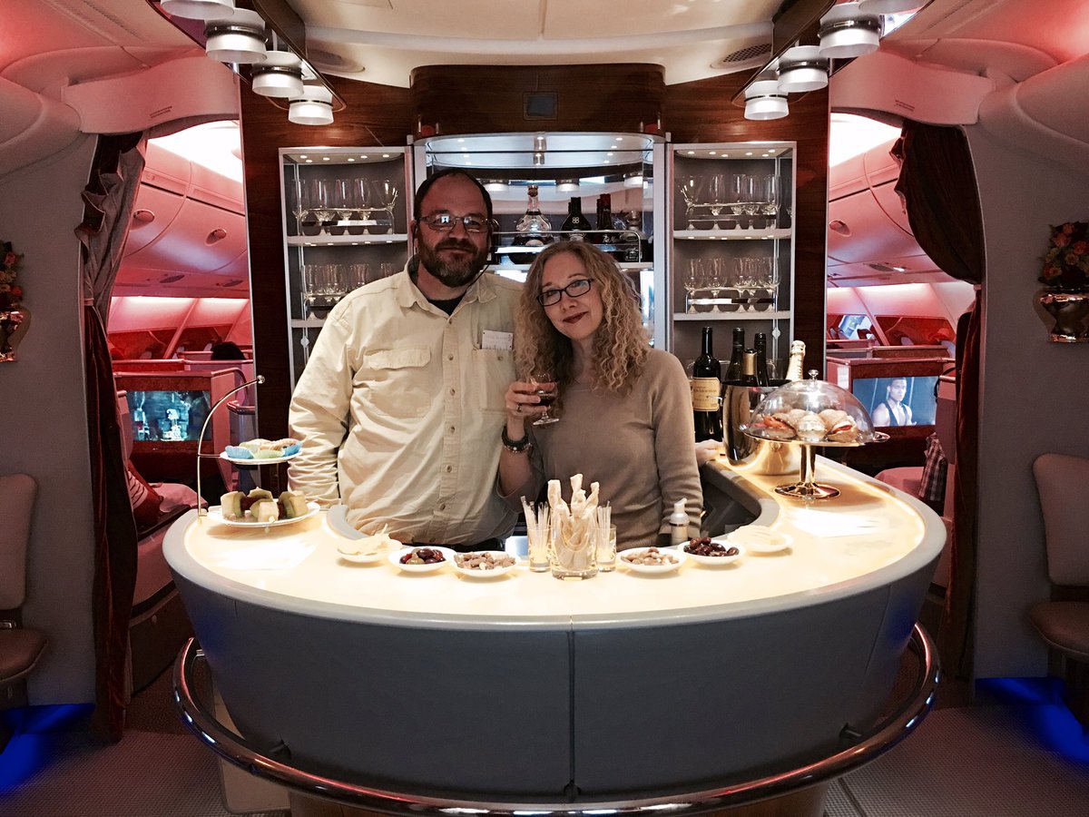 stevedownunder's tweet photo. Bloody @emirates -- you have to serve your own drinks! #a380 #avgeek #greatwaytofly https://t.co/A4Vz6YocXV