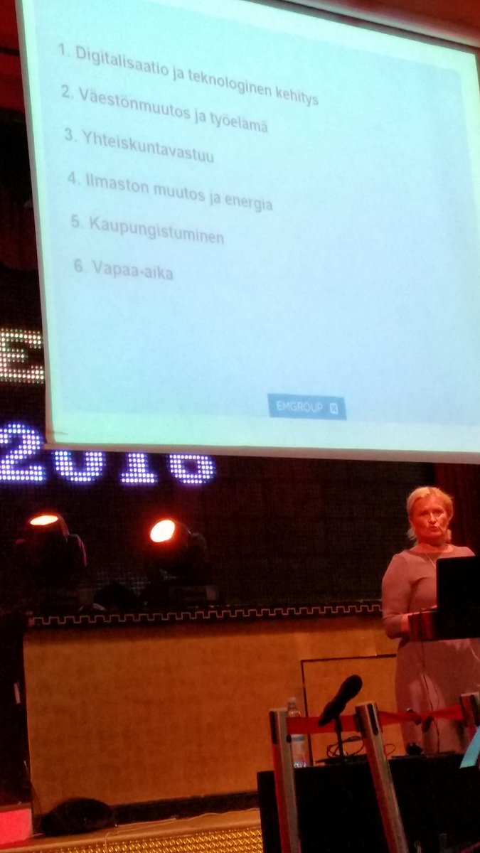 PaavolaVirpi's tweet photo. Hallituksien agendalle #megatrendit. Tärkeitä #liiketoiminta #talous #ihmiset #maine #johtaminen #diversiteetti  #typ2016 #enterprise2016 https://t.co/PvhrJ436Vd