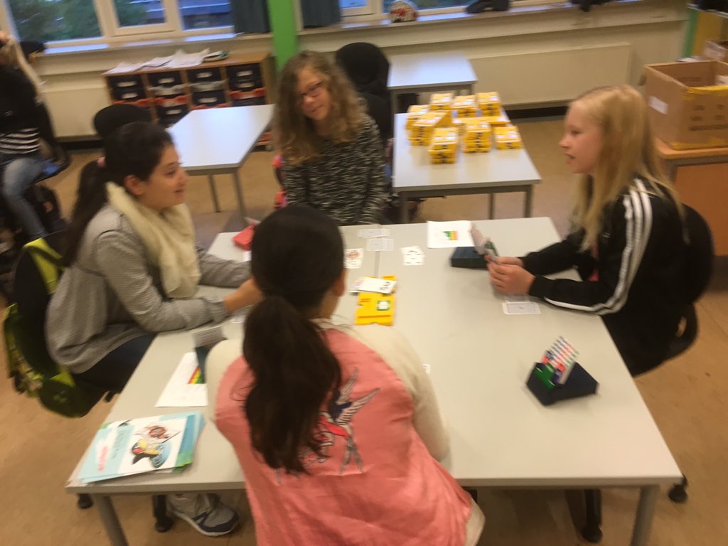 Dansk Skolebridge tweet media