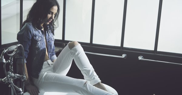 Cosmopolitan_fr's tweet photo. Dernière chance pour #gagner le jean parfait avec @CimarronParis https://t.co/OqT0Adseew #jeuconcours #bonnechance #jeu #concours https://t.co/bDLhU6z2Bz