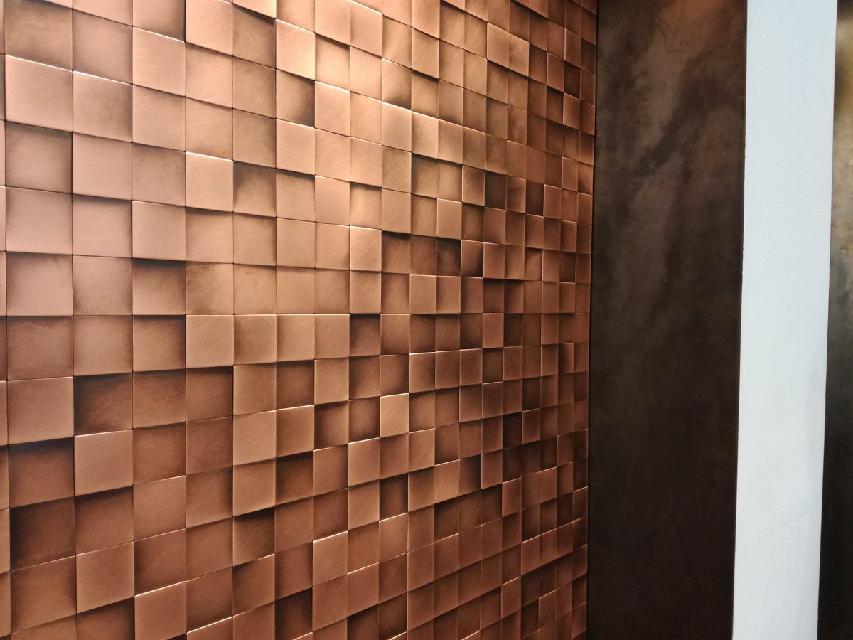 MaterialiCasa's tweet image. Un mosaico tridimensionale di...rame! novità #DeCastelli a #Cersaie2016 #MCaroundCersaie