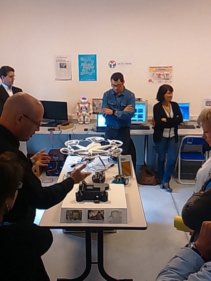 Présentation <a href="/LabBroPondi/">Lab Bro Pondi</a> à <a href="/EspaceKenere/">Espace Kenere</a> pour collectivités locales. 
De beaux projets en cours !