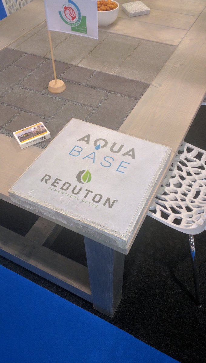 printagora's tweet photo. De interactieve stoeptegel ligt bij de stand van v.d. Bosch Beton. Scan met NFC telefoon! #DvdOR https://t.co/kDfOAJwZ9G