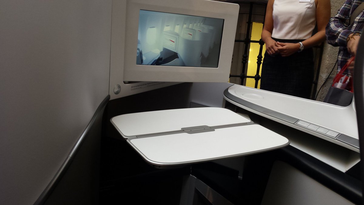 SandraTobar22's tweet photo. Muy comodos los asientos de la clase business de Air France KLM https://t.co/qrMcgha5H4