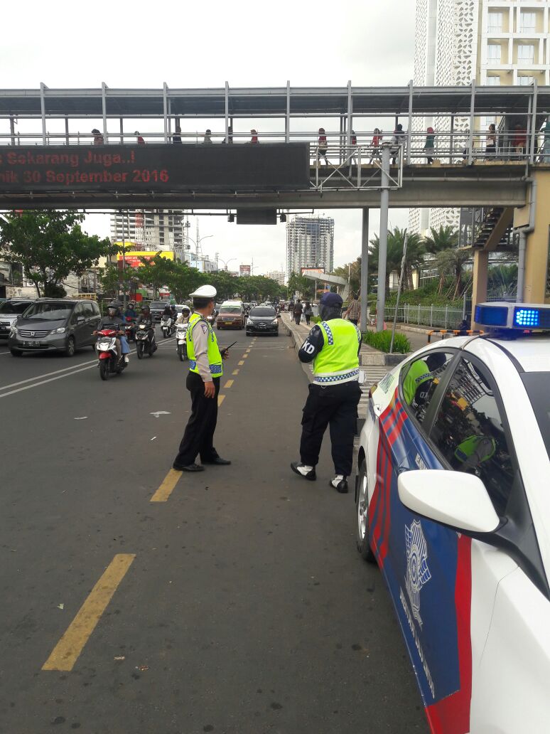 16.57 wib  Arus Lalin Jl.Margonda Depan Margo City Arah Simp.Juanda Margonda Terpantau Lancar.