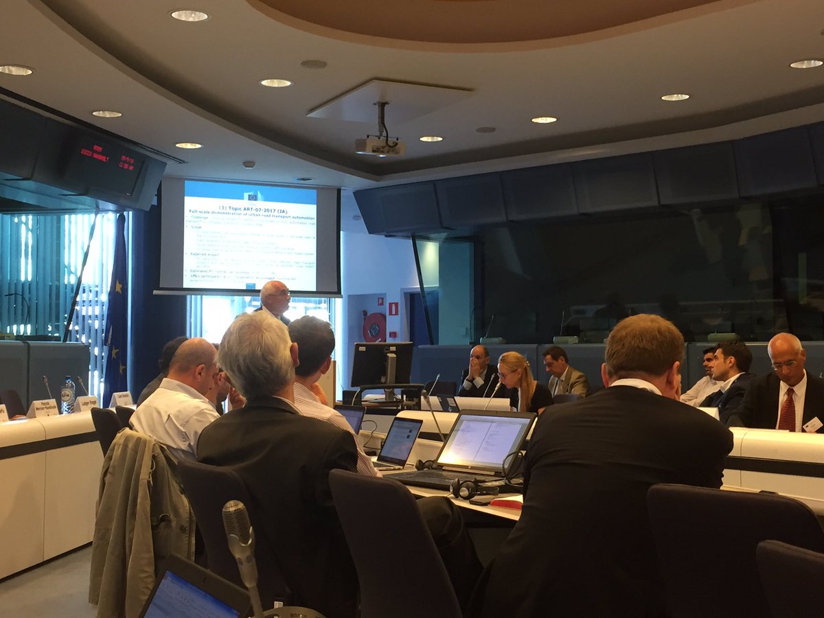 MathildePeti's tweet image. Liam Breslin réinsiste, la présence de pme dans un consortium #H2020 #art fera la différence ! #H2020TransportInfo