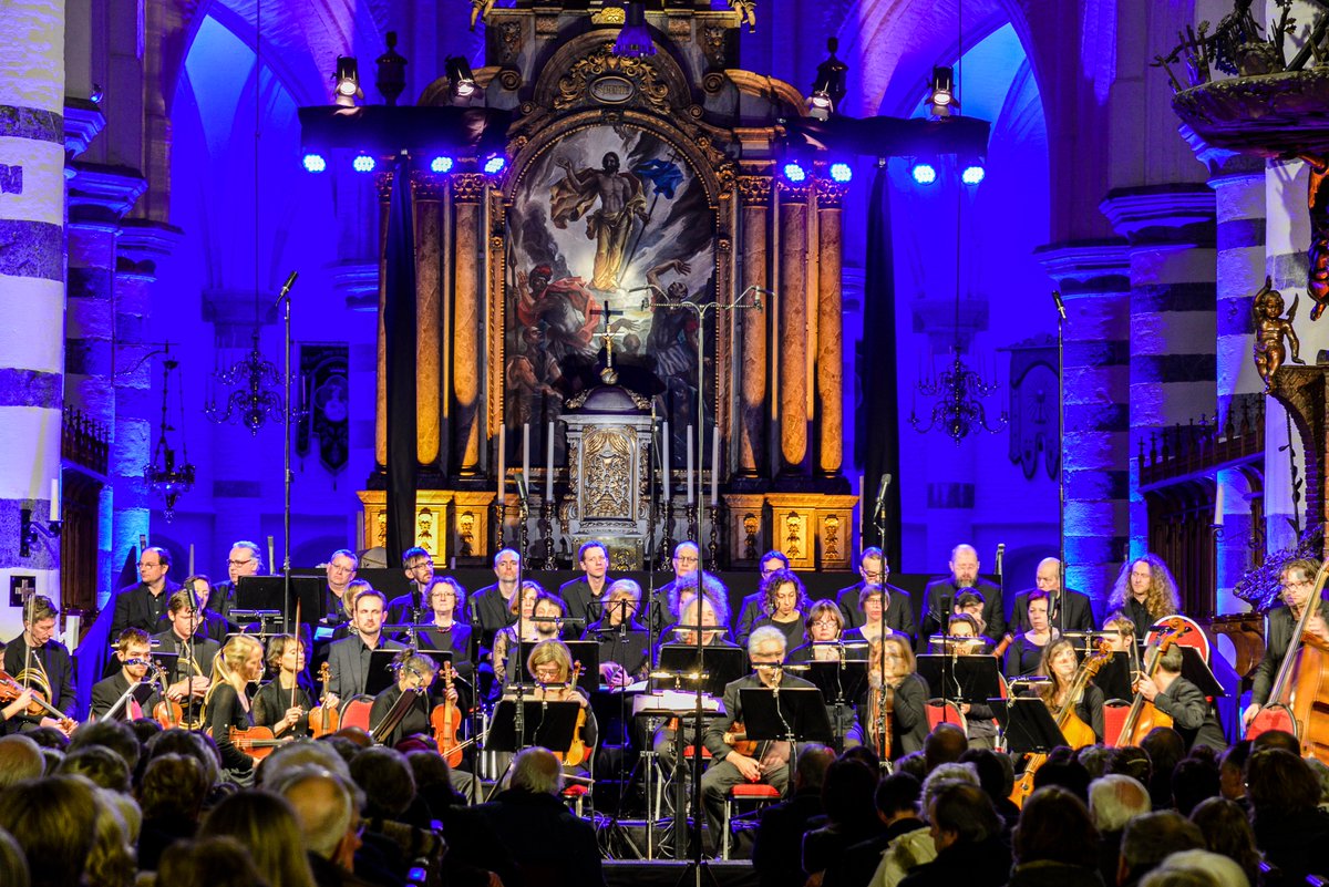 Concertevenement 2017: Antonin Dvořak , Stabat Mater volgens de oorspronkelijke, 7-delige partituur uit 1876 voor solisten, koor en piano.