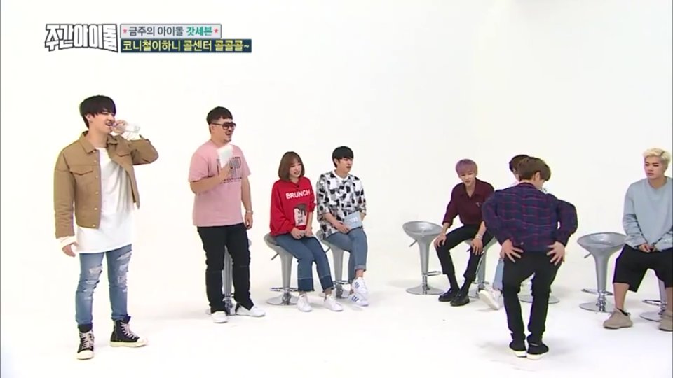 tto_0kuma's tweet photo. ทำไมเซ็กซี่แบบนี้น่ารักกกกก😍 #Weeklyidol https://t.co/1xjh3ukPA6