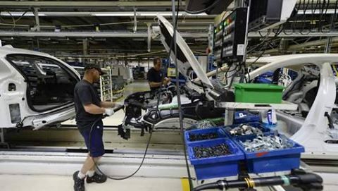 HarrieArendsen's tweet image. Volvo Car Gent gaat 16.000 extra auto's bouwen om aan de stijgende vraag naar Volvo's te kunnen voldoen. Lees op
goo.gl/maoirH