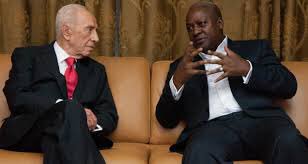 JDMahama's tweet photo. Simon Peres. Respected statesman. Worked endlessly for world peace. I feel honoured to have met him last year. https://t.co/e5fmRyzYcC