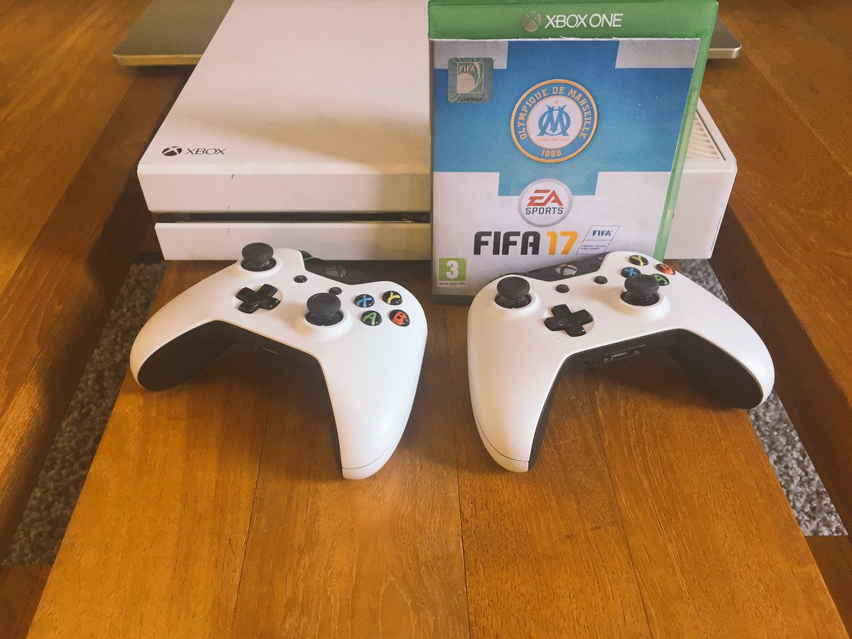 OM_Officiel's tweet image. [CONCOURS] @EA_FIFA_France vous offre 1 jeu #FIFA17 édition OM ! 

RT pour tenter de gagner votre jeu ✌🏽️