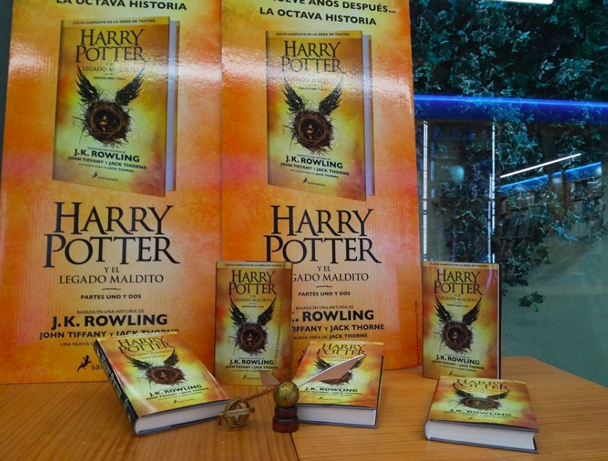 Hogwartssite's tweet image. Hoy es un día histórico. 19 años después, Harry Potter vuelve a las librerías con "Harry Potter y el legado maldito".