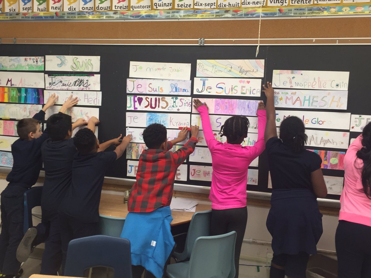 MsWilliamsTDSB's tweet photo. Decorating the French room "ensemble" @MasonRoadJPS https://t.co/nWk3Ozppgq