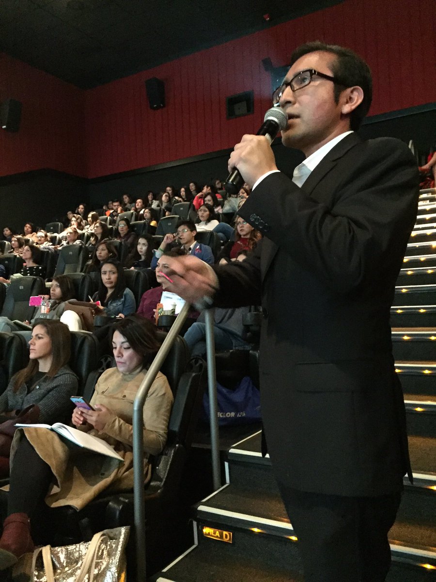 Excelente ponencia del color en pasarelas, impartida por mi amigo <a href="/Raulnavsal/">Raul Nava Salazar</a> <a href="/AICImexicoCity/">AICI Mexico City</a> <a href="/IUFIM/">IUFIM</a>