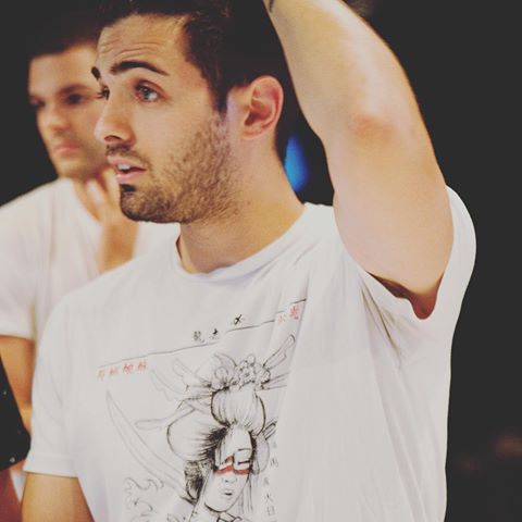"Come fai a farmi stare così bene non lo so, ma non smettere ti prego."