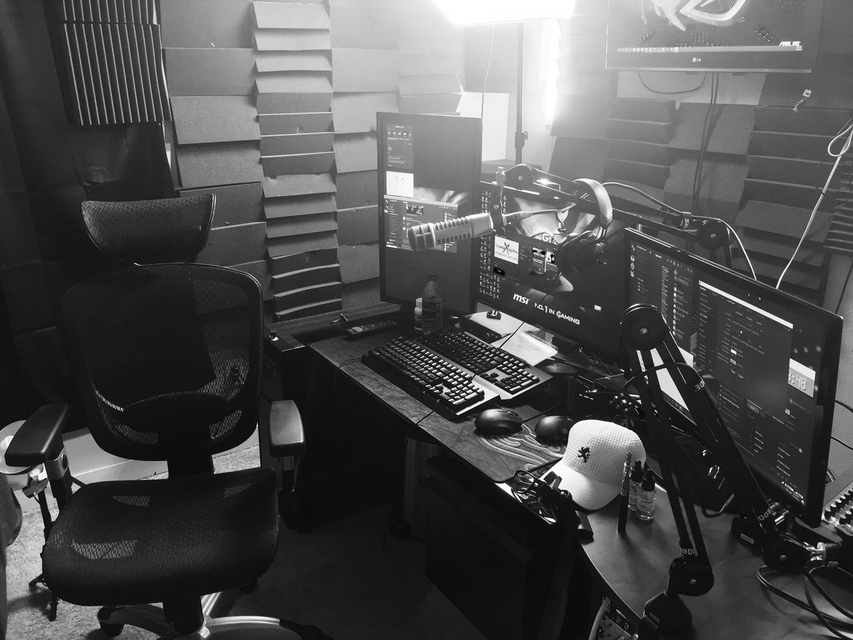 iamboktai's tweet image. little pic of the twitch setup had to reorganize this past weekend #twitch #twitchsetup #pcsetup #broadcastsetup