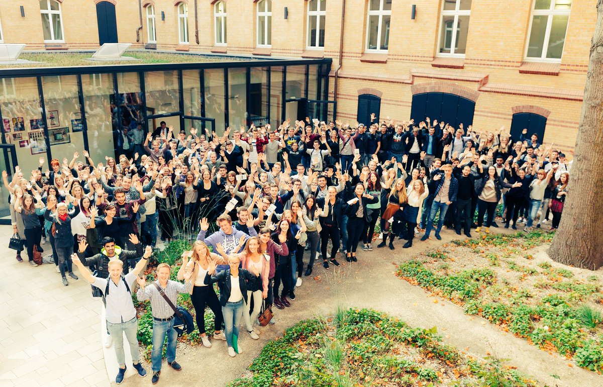 btkfh's tweet photo. Wir begrüßen Euch von Herzen und wünschen Euch eine großartige Zeit! 
#erstsemester #welcome #campusaltona #hamburg https://t.co/uE9zkzEAjA