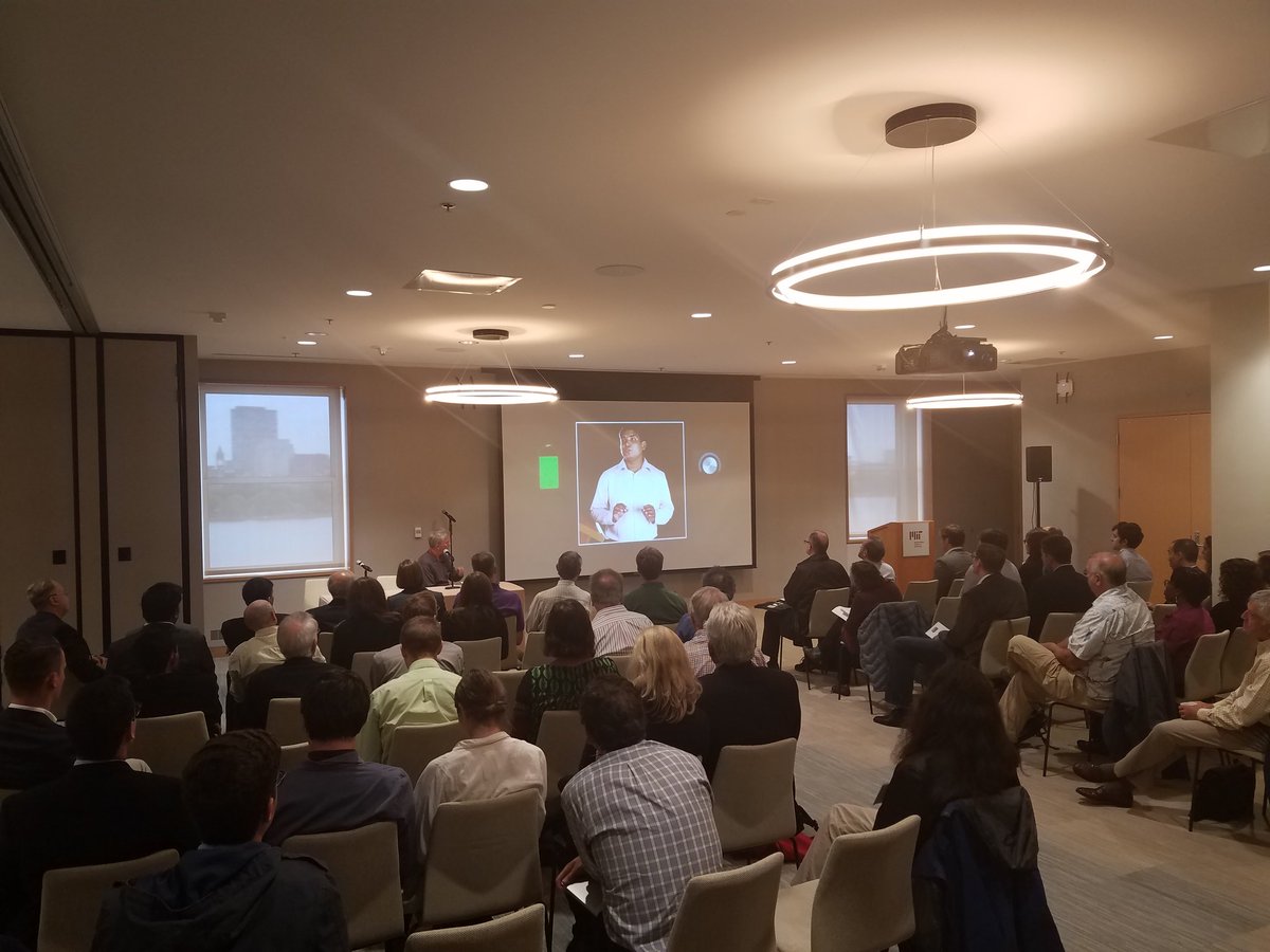 lehhf's tweet image. Packed room for winners session on transportation @ClimateCoLab #MITcc16