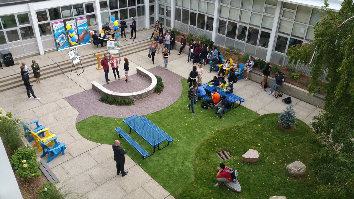 VP4kids's tweet image. Ready for the official court yard opening @PortCreditSS. Thanks to Fossil Landscaping and @AlumniPCSS for such a beautiful gift @PeelSchools