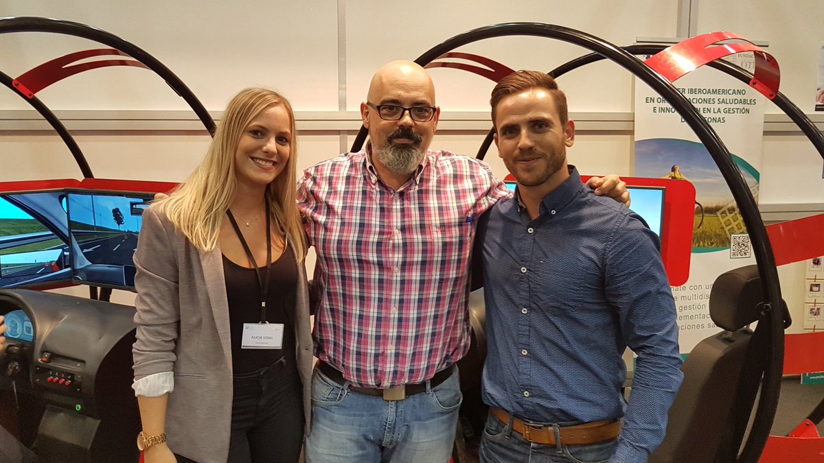 Cada paseo por <a href="/feria_laboralia/">Feria Laboralia</a> me encuentro con alumnos del <a href="/masterprluv/">Máster PRL UV</a> que trabajan en PRL <a href="/alberto_catapun/">Alberto Perez</a>  <a href="/aliciavidals/">Alicia Vidal</a> <a href="/prevencionar/">Prevencionar.com</a>