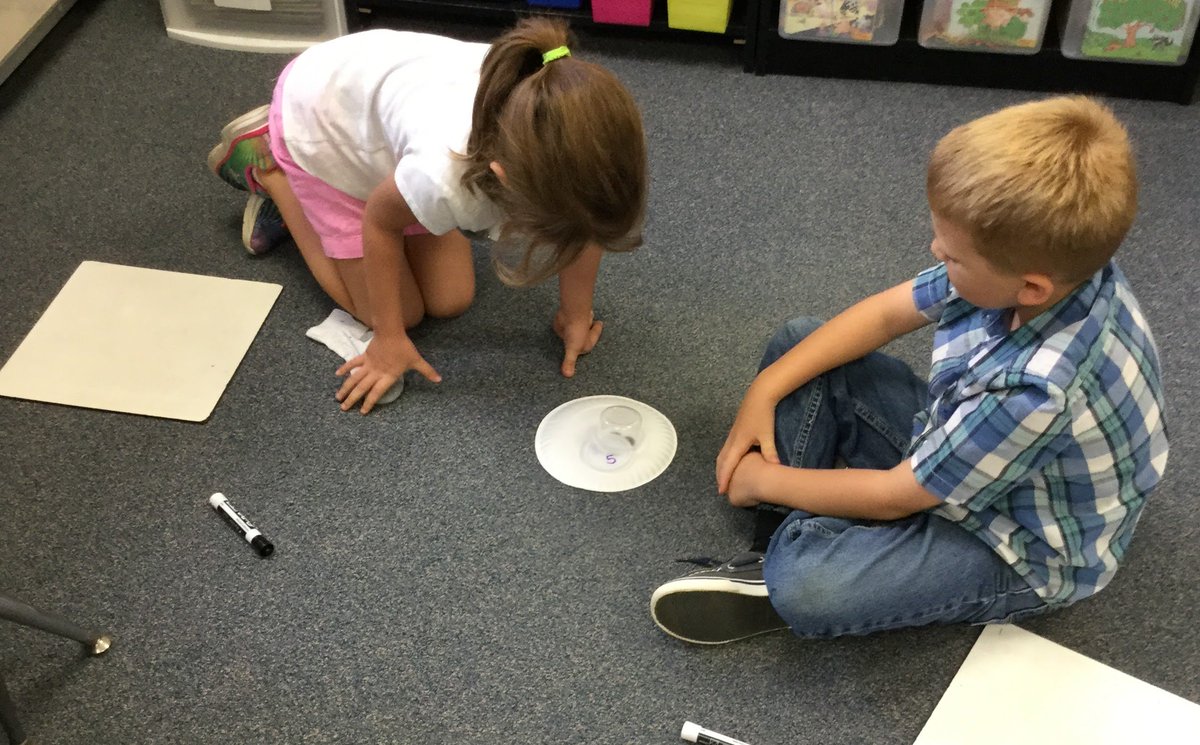 nhwhamel's tweet photo. We had a fun morning in math using ten frames and playing a game! https://t.co/ukh0jpykHb