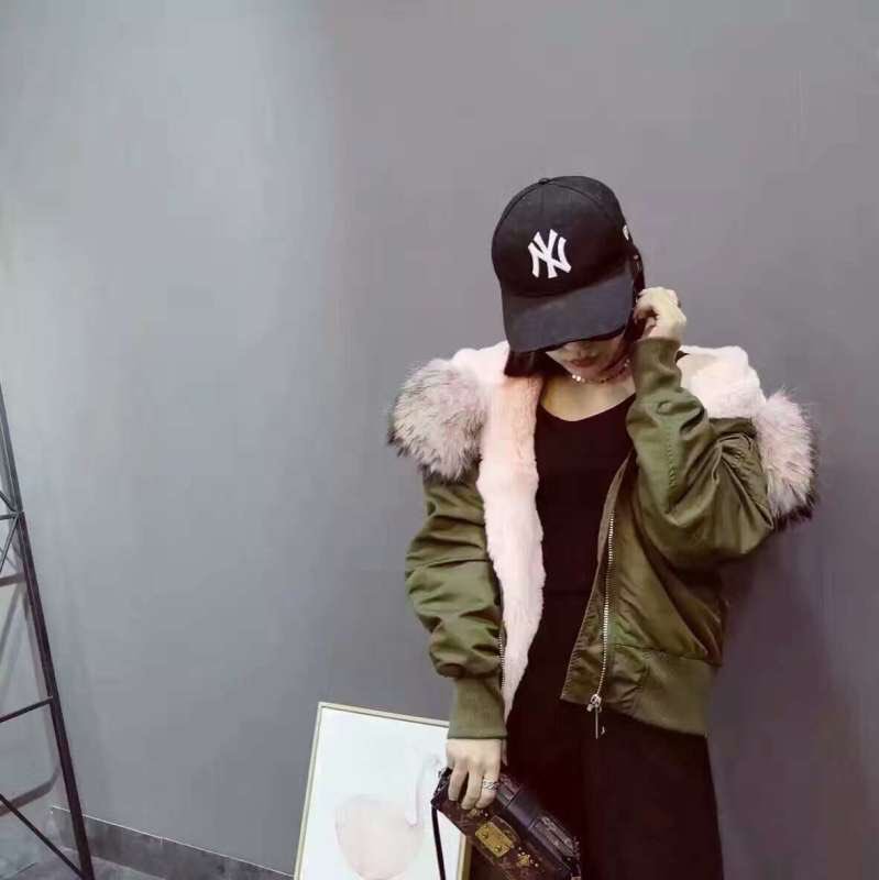 Fursonly_office's tweet photo. #women #furcoat #style #ootd #fashion #jacket #parka #realfur #design #trend #street #furonly https://t.co/KwntVbRNTR