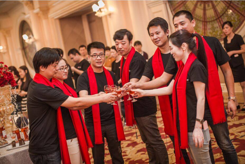 amzgame2014's tweet photo. A few more shots from our IPO #celebration earlier this month! #gaming #gamersunite https://t.co/TQuVtM2b6B