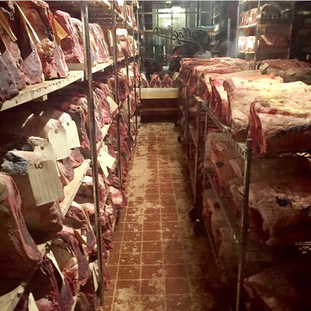 4theTable_'s tweet photo. Going classic at @gallaghersnyc steakhouse.
#steakhouse #steak #ribeye #restaurant #meathead #4thetable #delicious #NYC https://t.co/9jEmSPFlHz