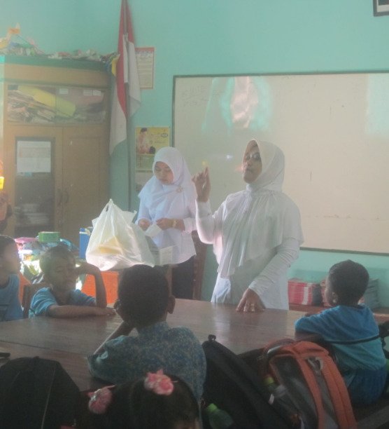 firmansanyoto's tweet photo. Penyuluhan thd siswa SD, sblm plaksanaan BIAS (Imunisasi) #SDN2
@a_azwarnas @ChoirilYudaw @banyuwangi_kab https://t.co/GmDOAcpgqB