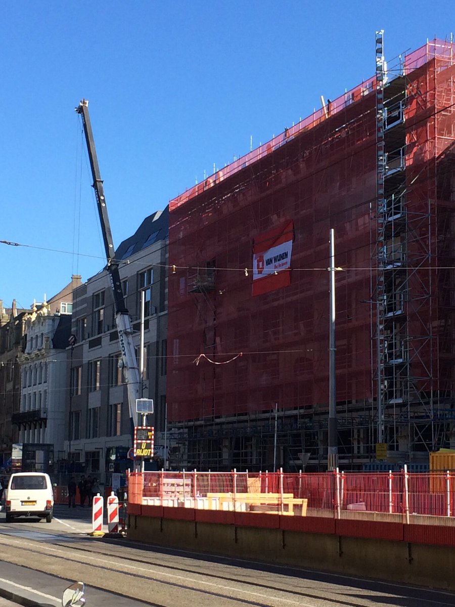 Klaar (nr. 21) &amp; bijna klaar (nr. 49)...2 mooie gebouwen neergezet door projectteam <a href="/VanWijnenGroep/">Van Wijnen</a> #Rokin in hartje #Amsterdam 👍🏻