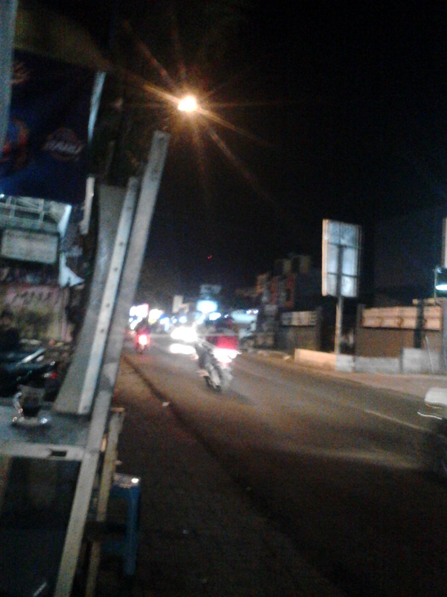 RyanAdityaBH's tweet photo. Pukul 18:48 arus lalu lintas jl.soekarno hatta terpantau ramai lancar @official_itv  @Edunewsfm  #trafficmalang  Aditya Bayu.H STT 4 https://t.co/Ene0Eiu8Lo